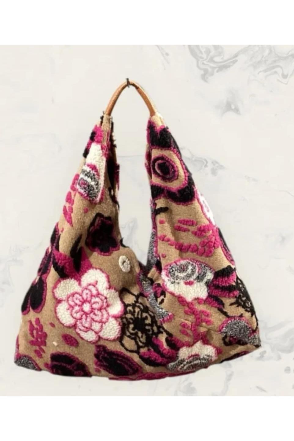 Wollen Tas Fushia Details