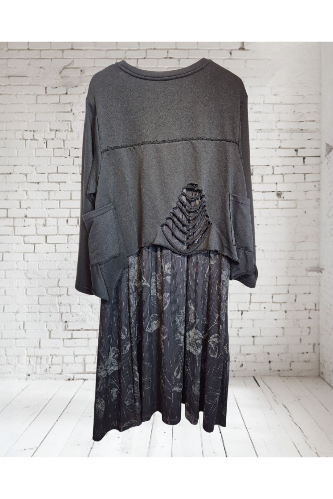 Jurk “Dark Bloom”