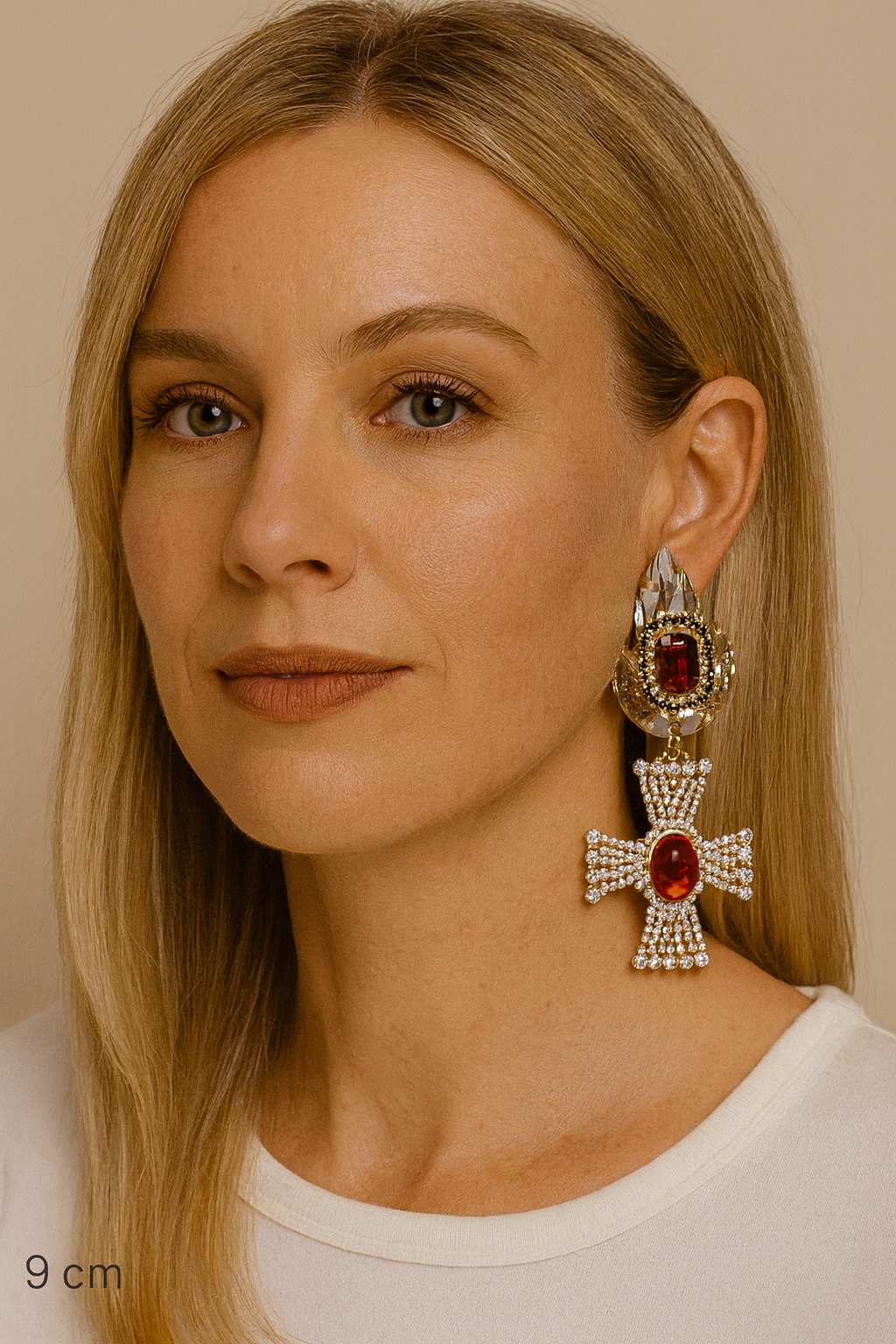 Oorbellen ruby cross