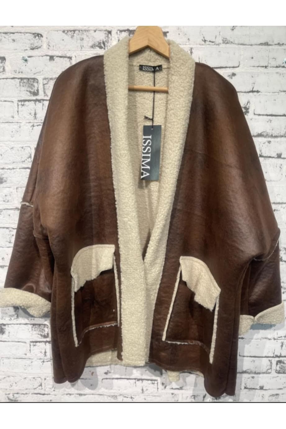 Teddy gevoerde jas in bruin kunstsuède