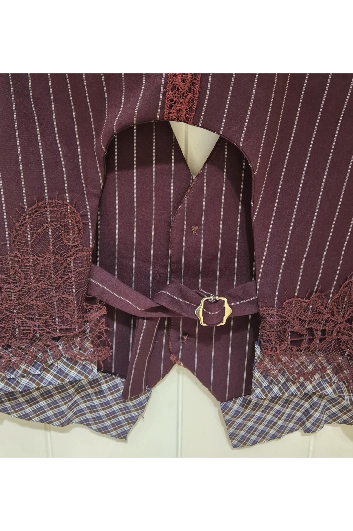 Gestreepte Gilet met Kant & Vintage Knopen-Bordeaux