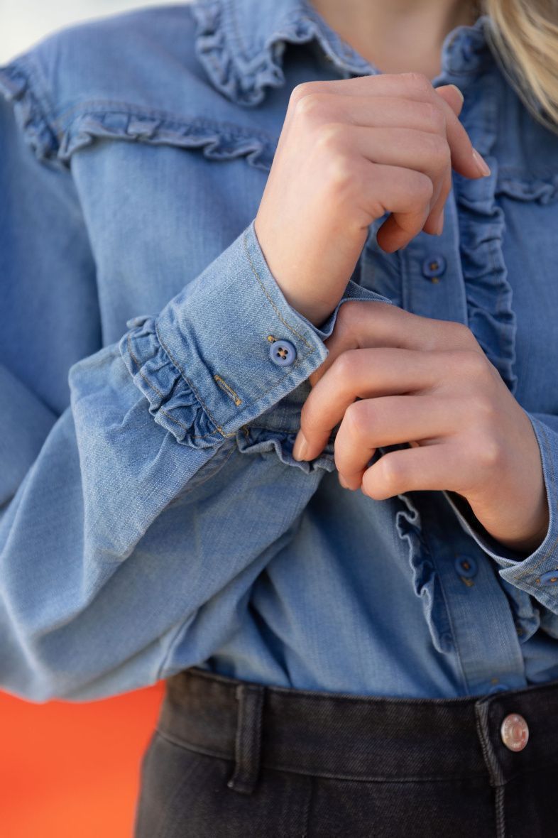Jeansblouse met ruches en lange mouwen