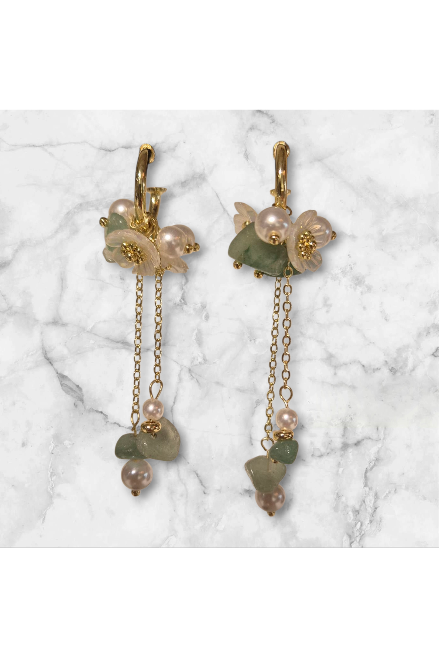 Gold Floral Dangle Oorbellen