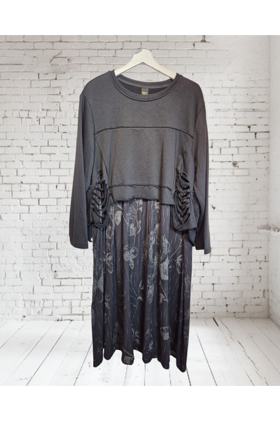 Jurk “Dark Bloom”