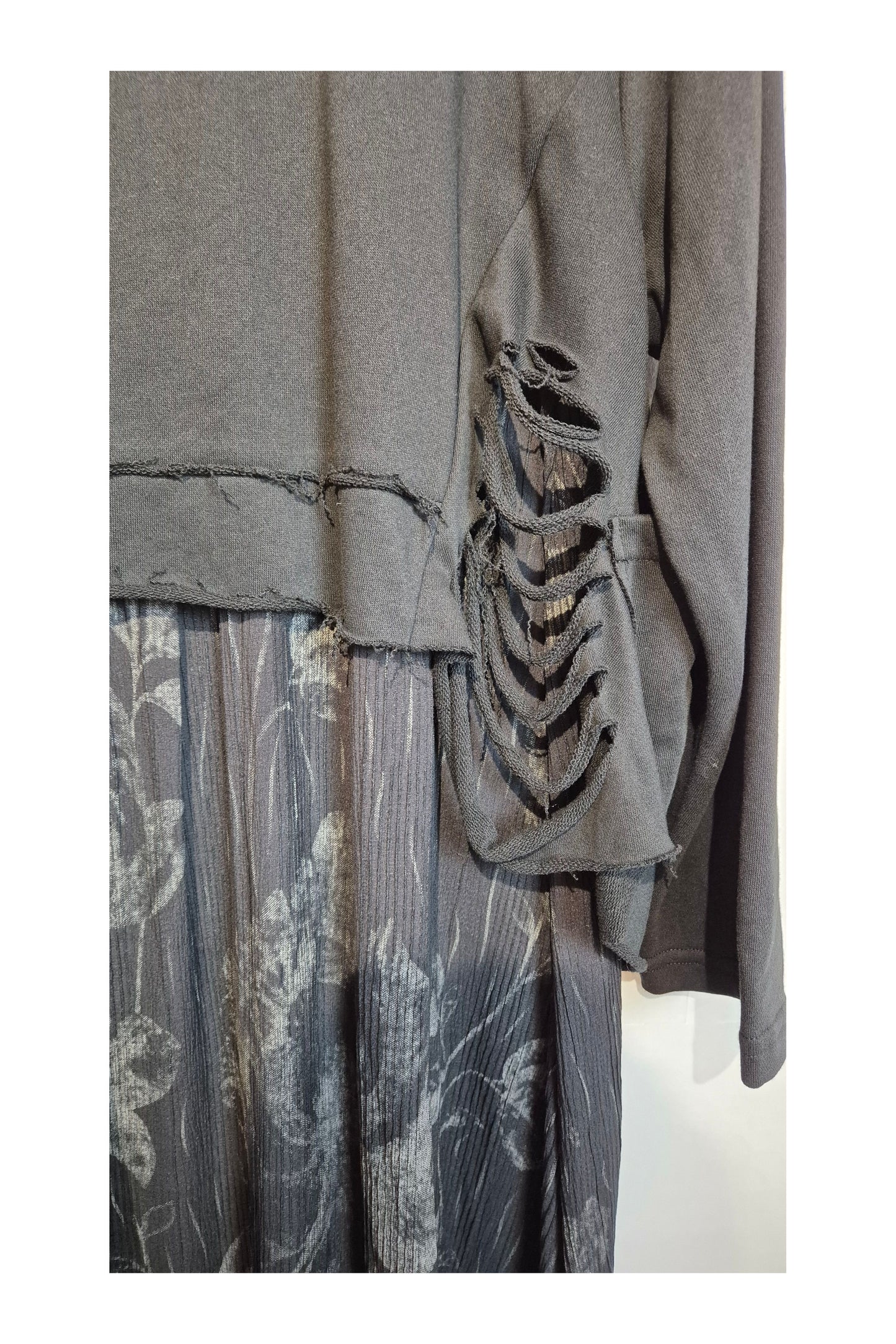 Jurk “Dark Bloom”