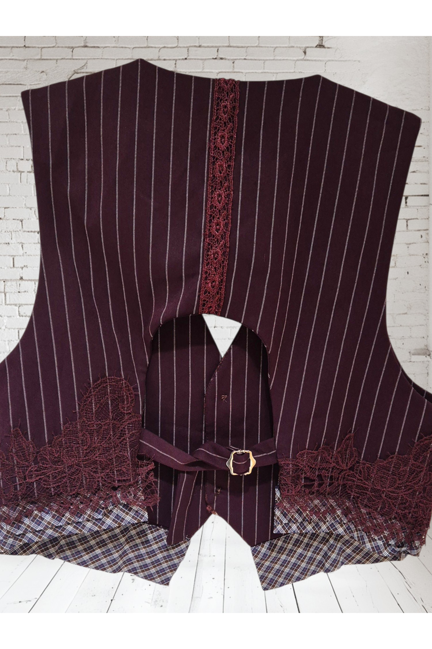 Gestreepte Gilet met Kant & Vintage Knopen-Bordeaux