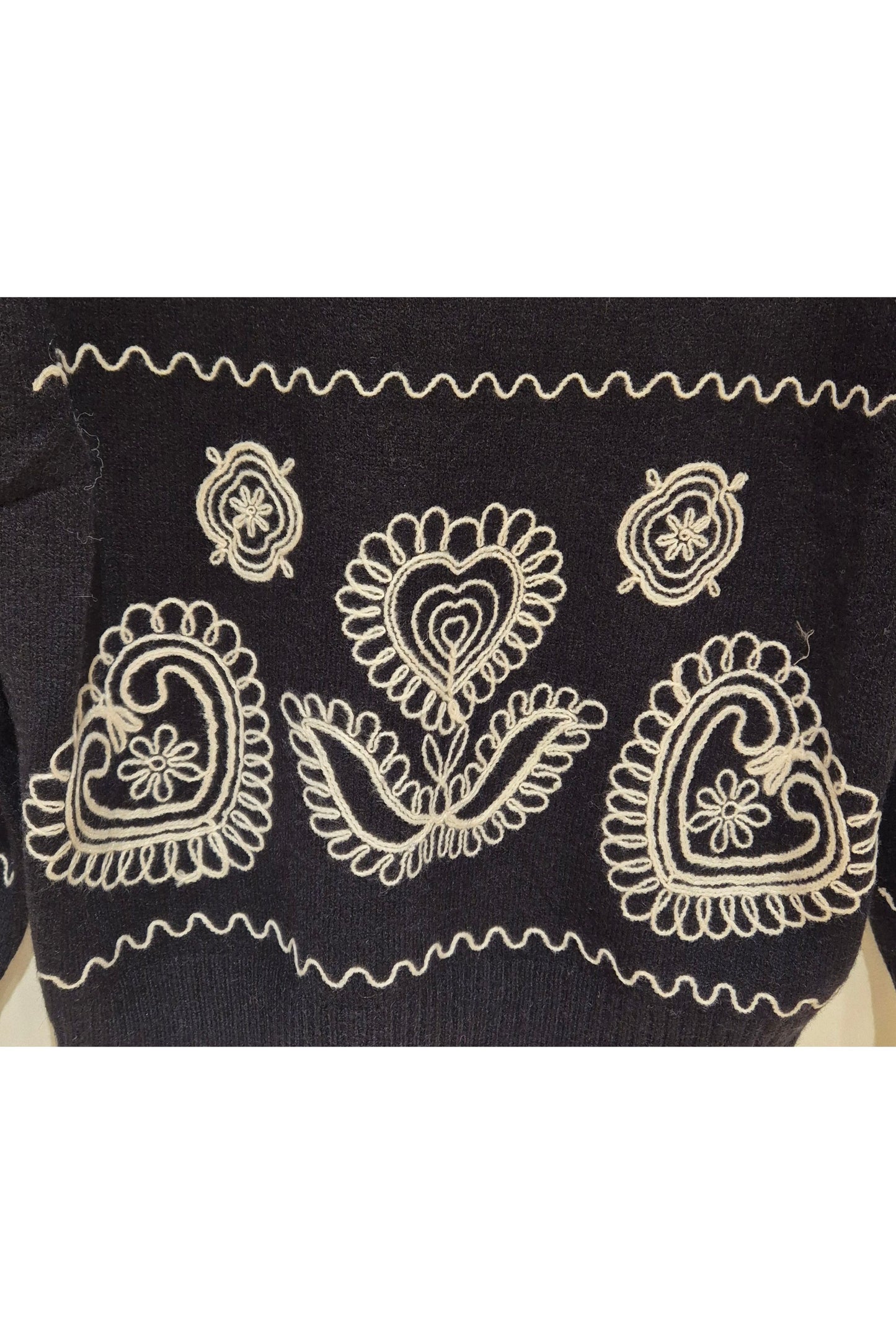 Gebreide Pull met Borduursels Zwart