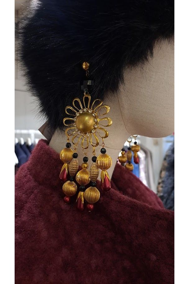 Oorbellen Grieks bloem zwart/rood