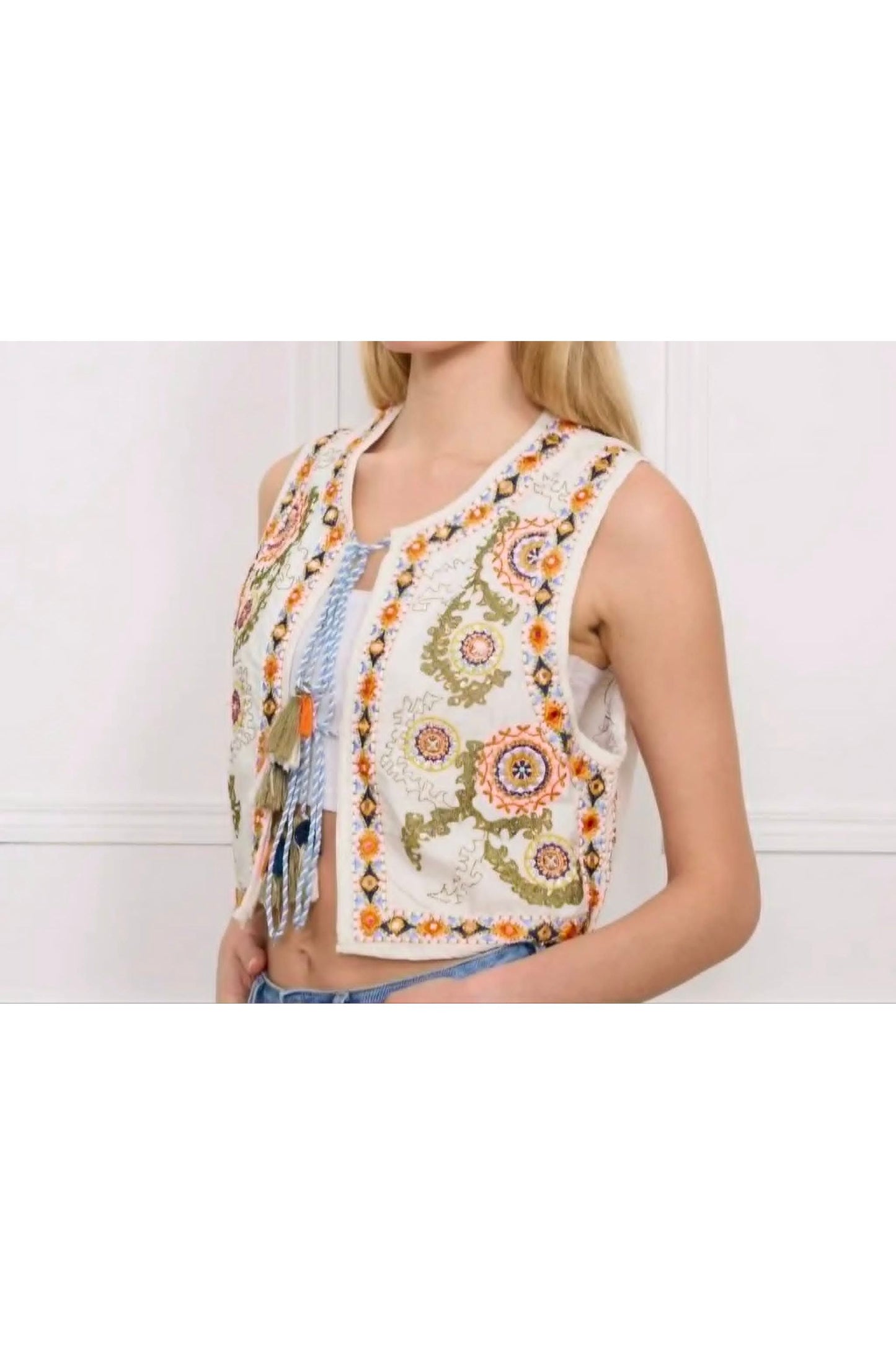 Boho gilet met borduurwerk en kwastjes