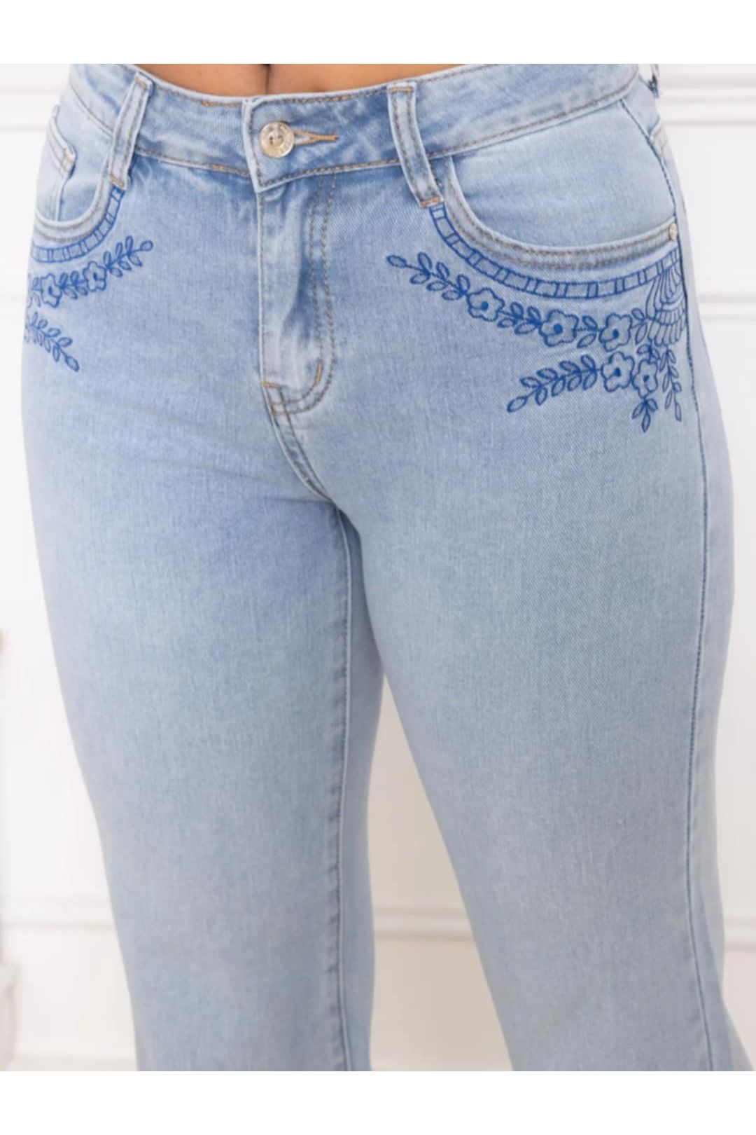 Jeans Met Geborduurde Details