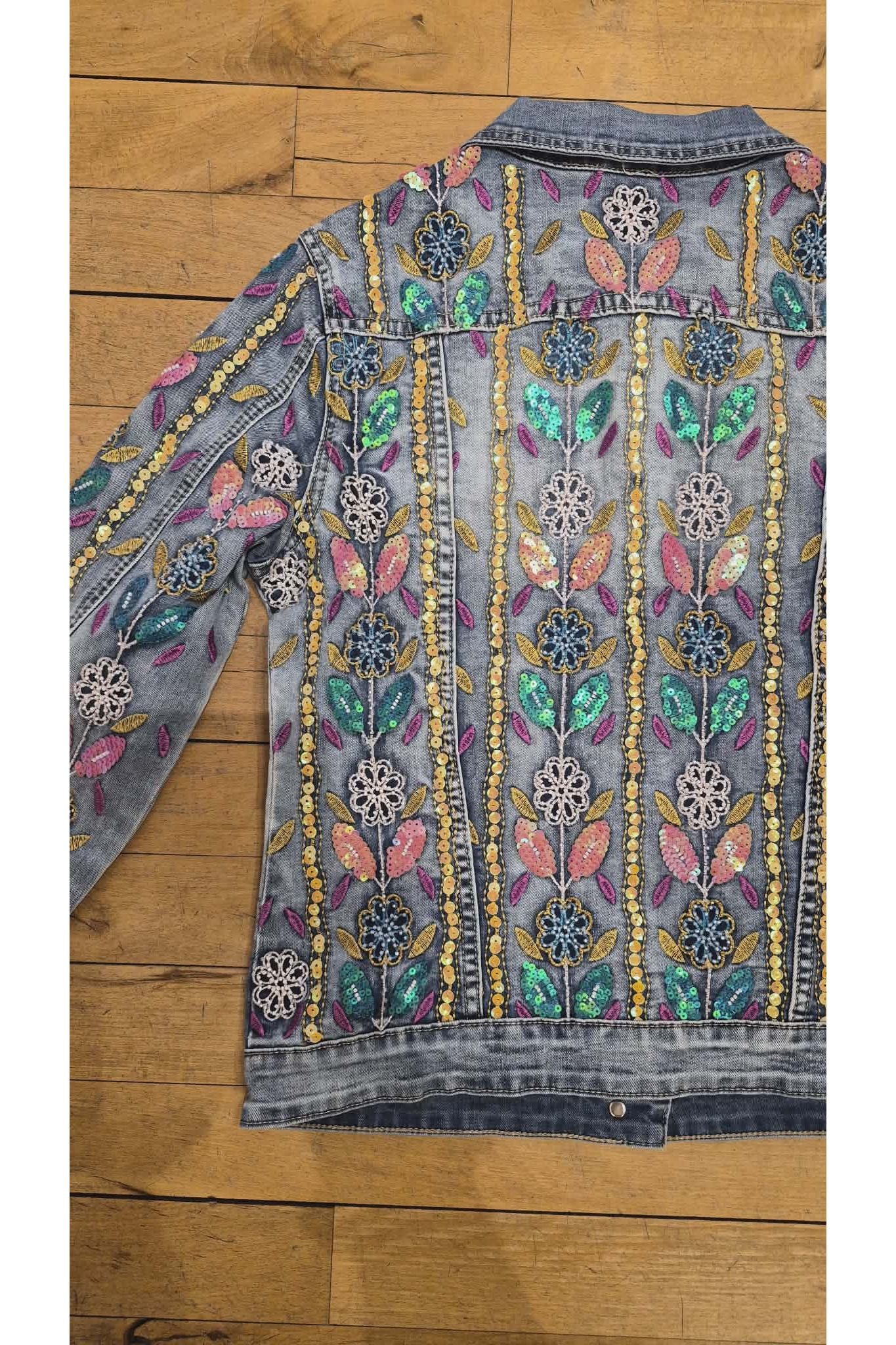 Denim jacket met borduursels & pailletten