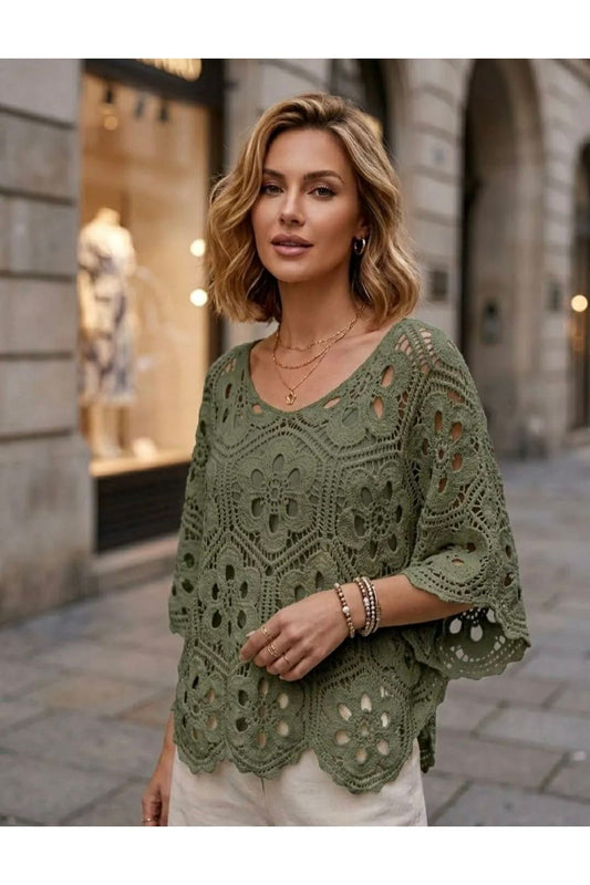 Gehaakte boho top met ondertop kaki
