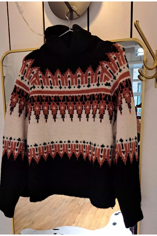 Zwarte trui met rolkraag en etnisch motief