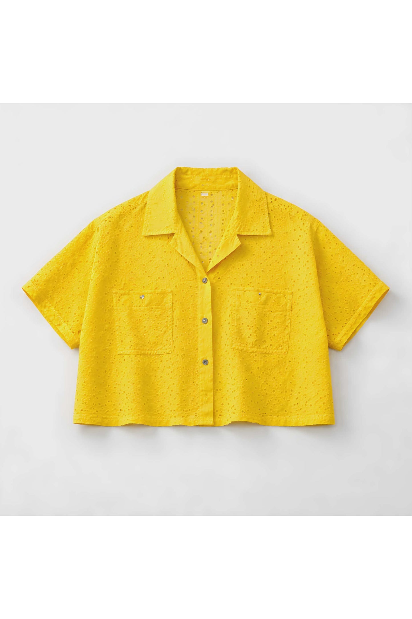 Zonnige broderie blouse