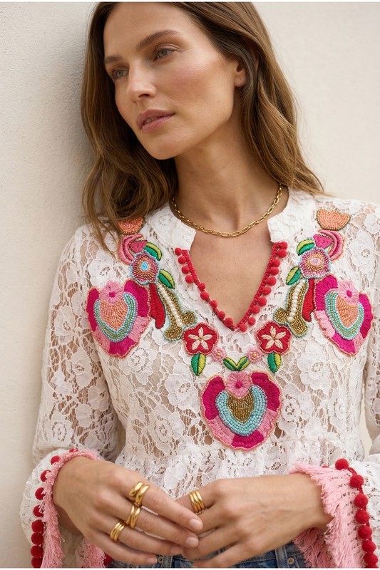 Tuniek met franjes en handgeborduurde details off white