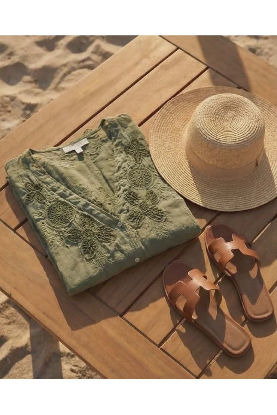 Tuniek met kant & borduursels groen