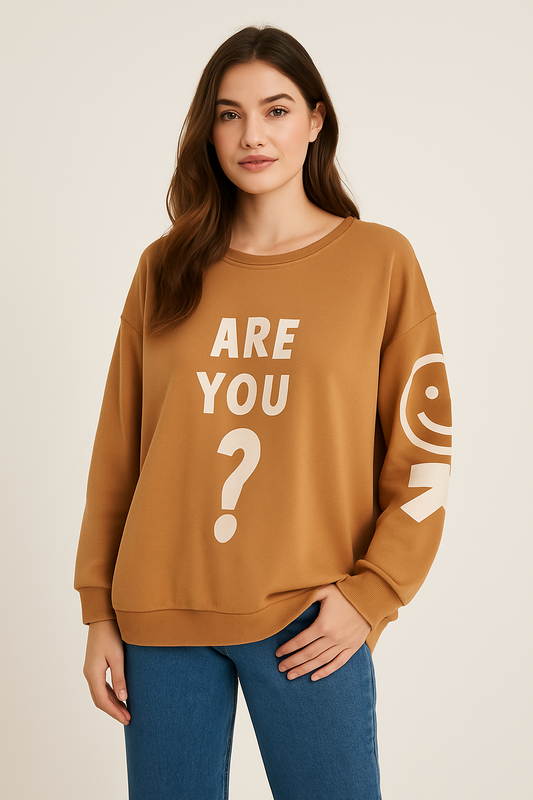Oversized Camel Pull met Print ARE YOU?