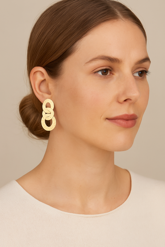 Gehamerde Schakels Goud