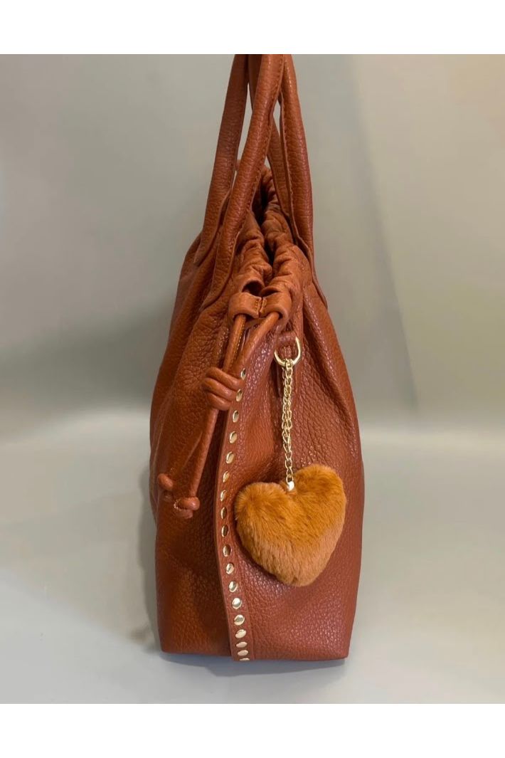 Boho Stud Shopper met Heart Charm Camel