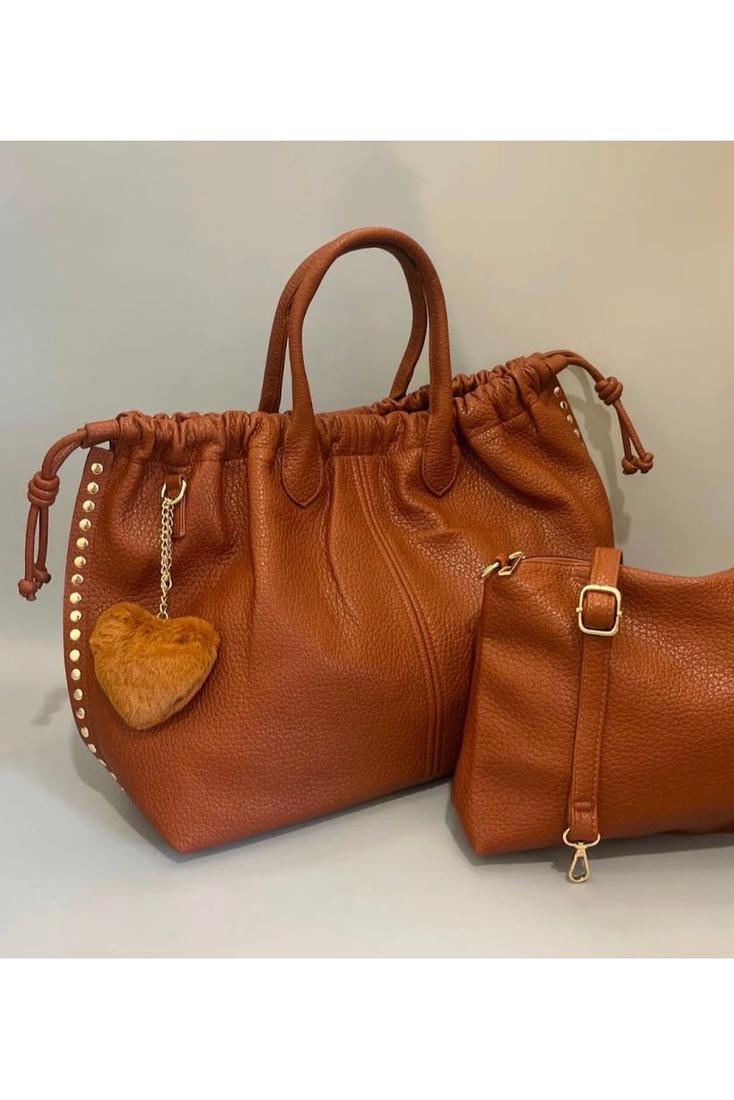 Boho Stud Shopper met Heart Charm Camel