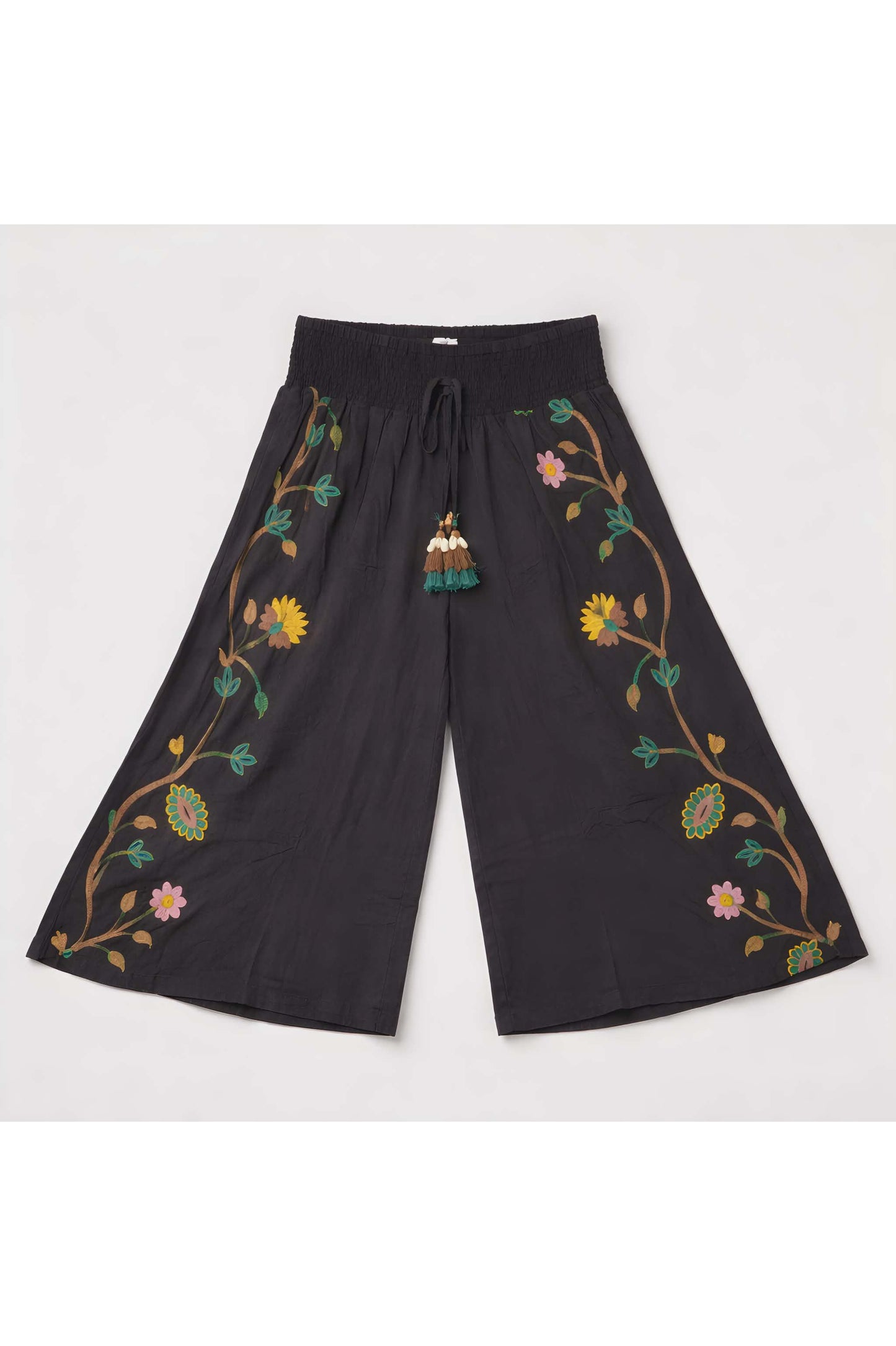 Zwarte boho broek met geborduurde details