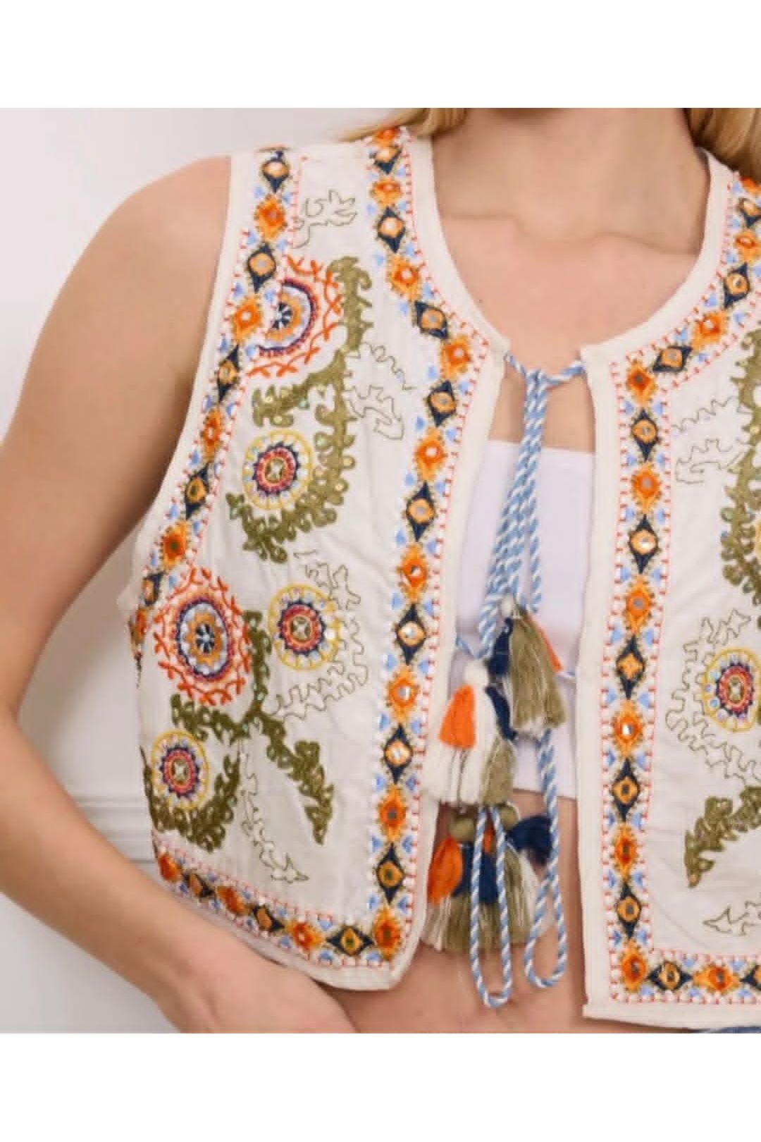 Boho gilet met borduurwerk en kwastjes