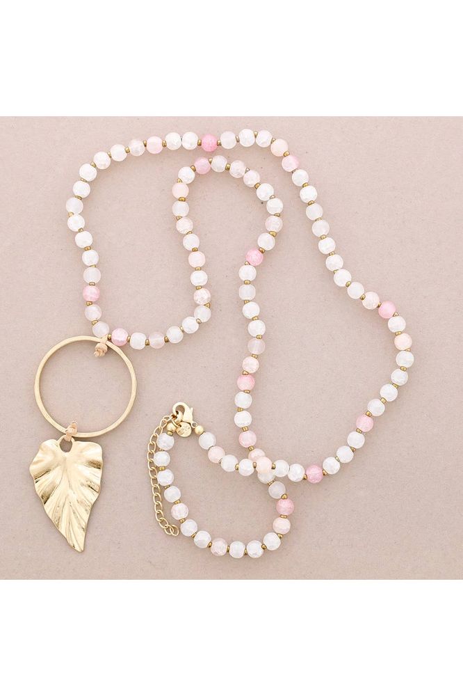 Lange ketting met bladhanger