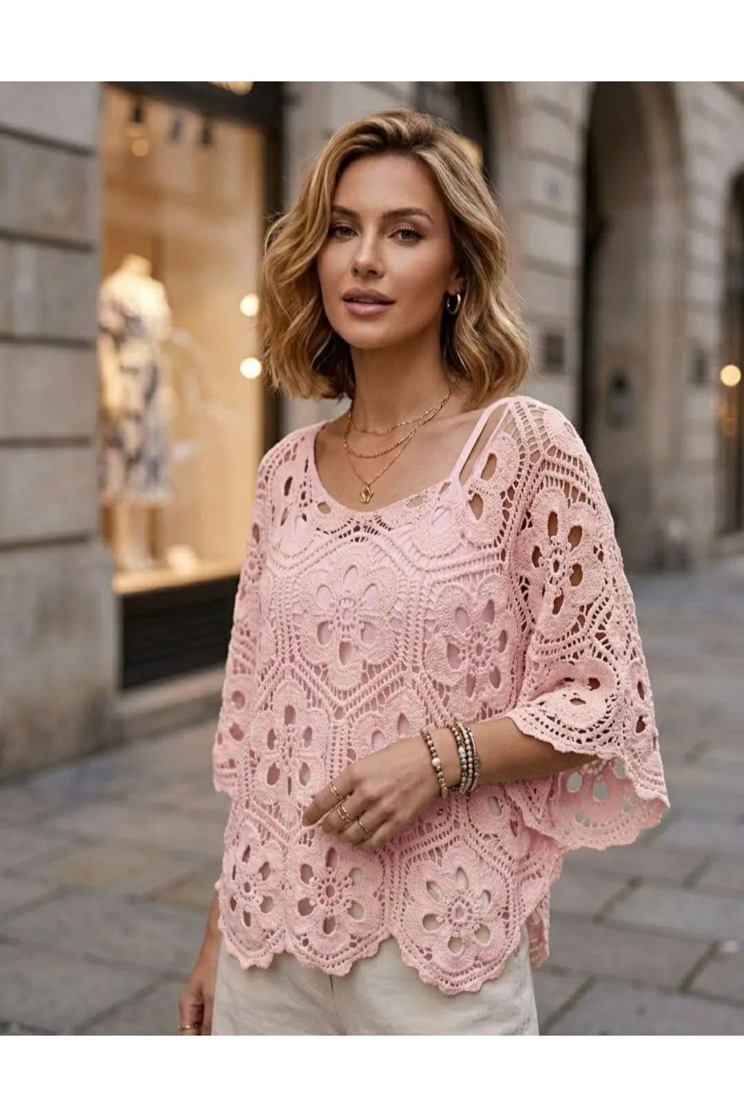 Gehaakte boho top met ondertop roze