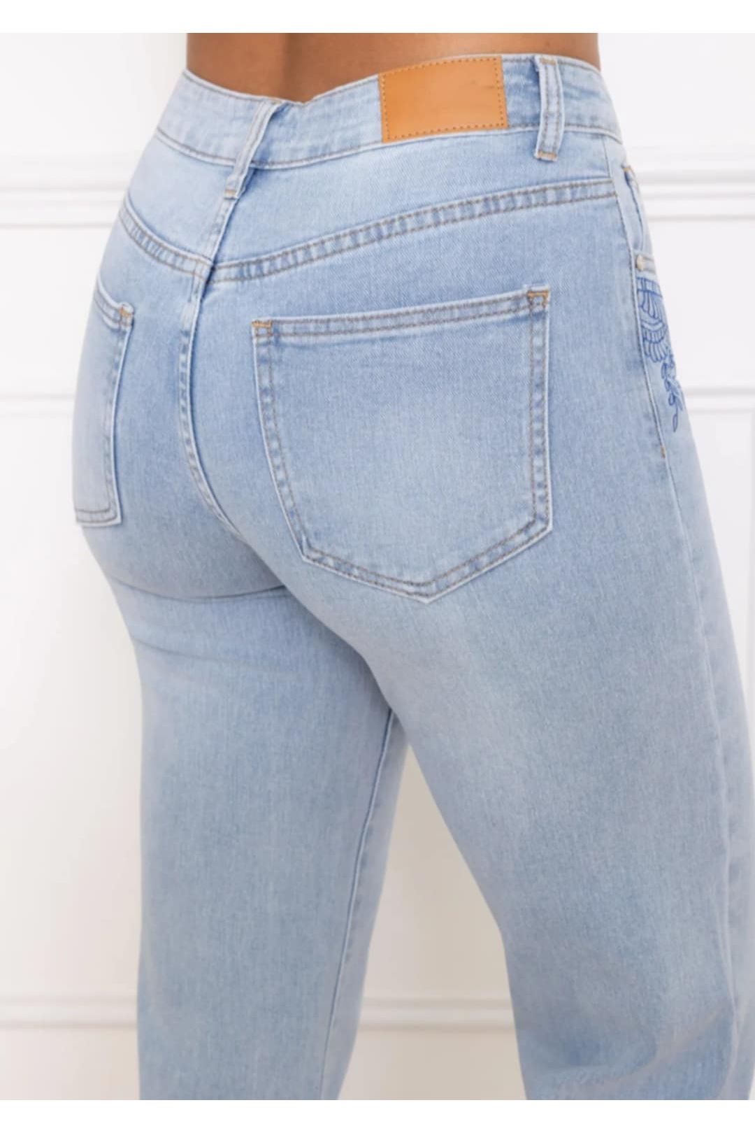 Jeans Met Geborduurde Details