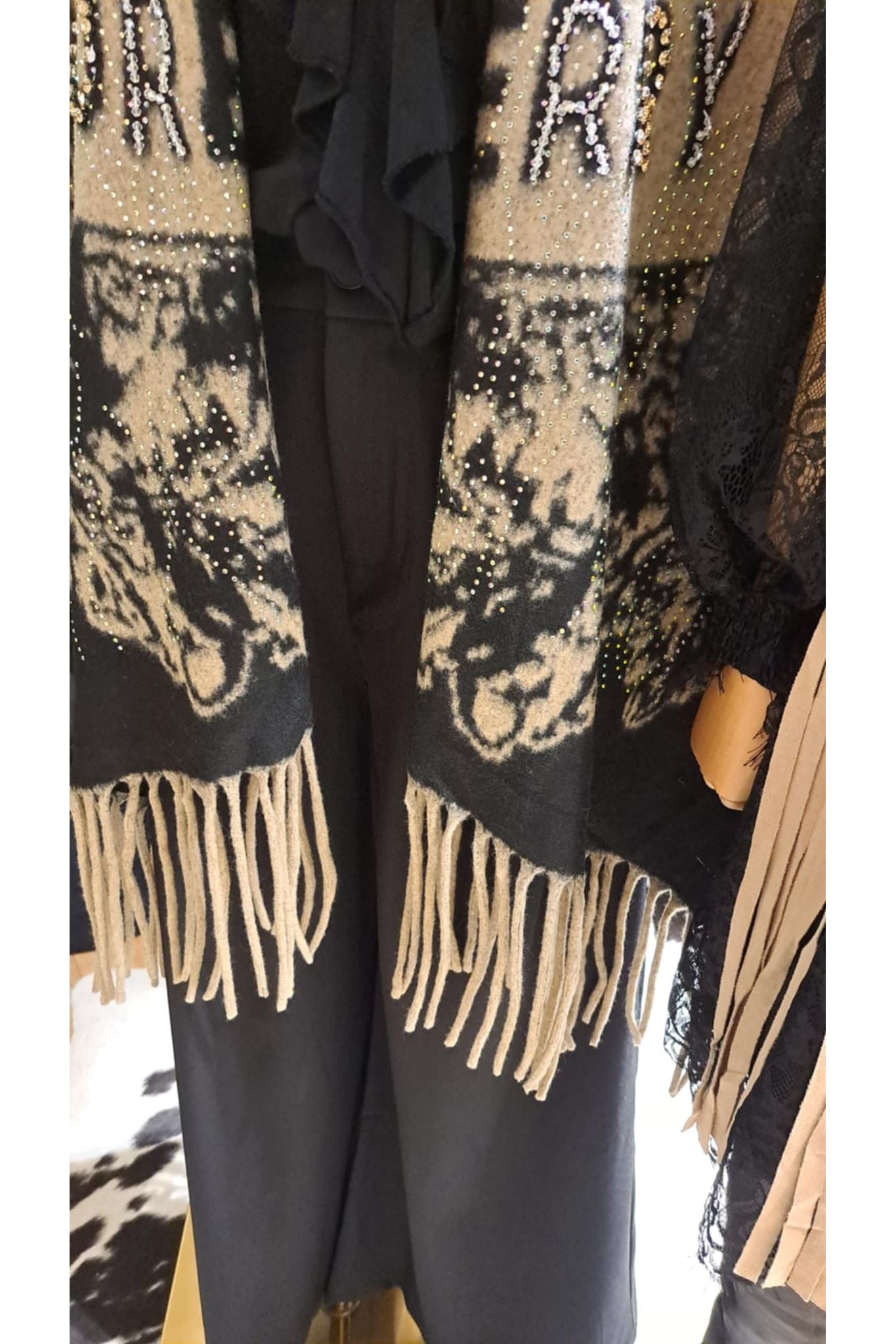 Poncho met Ruiterprint en Strass