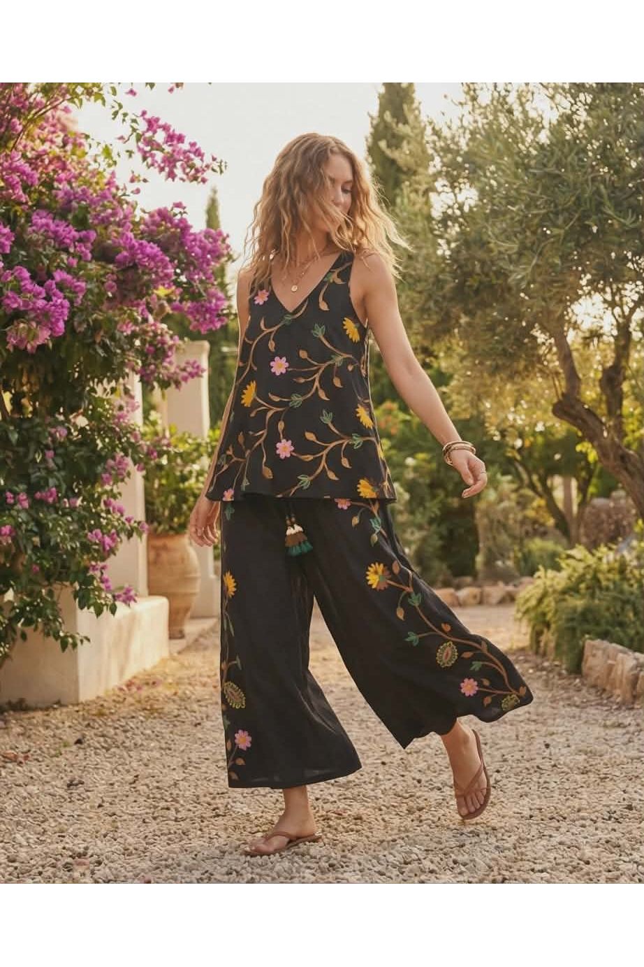 Zwarte boho broek met geborduurde details