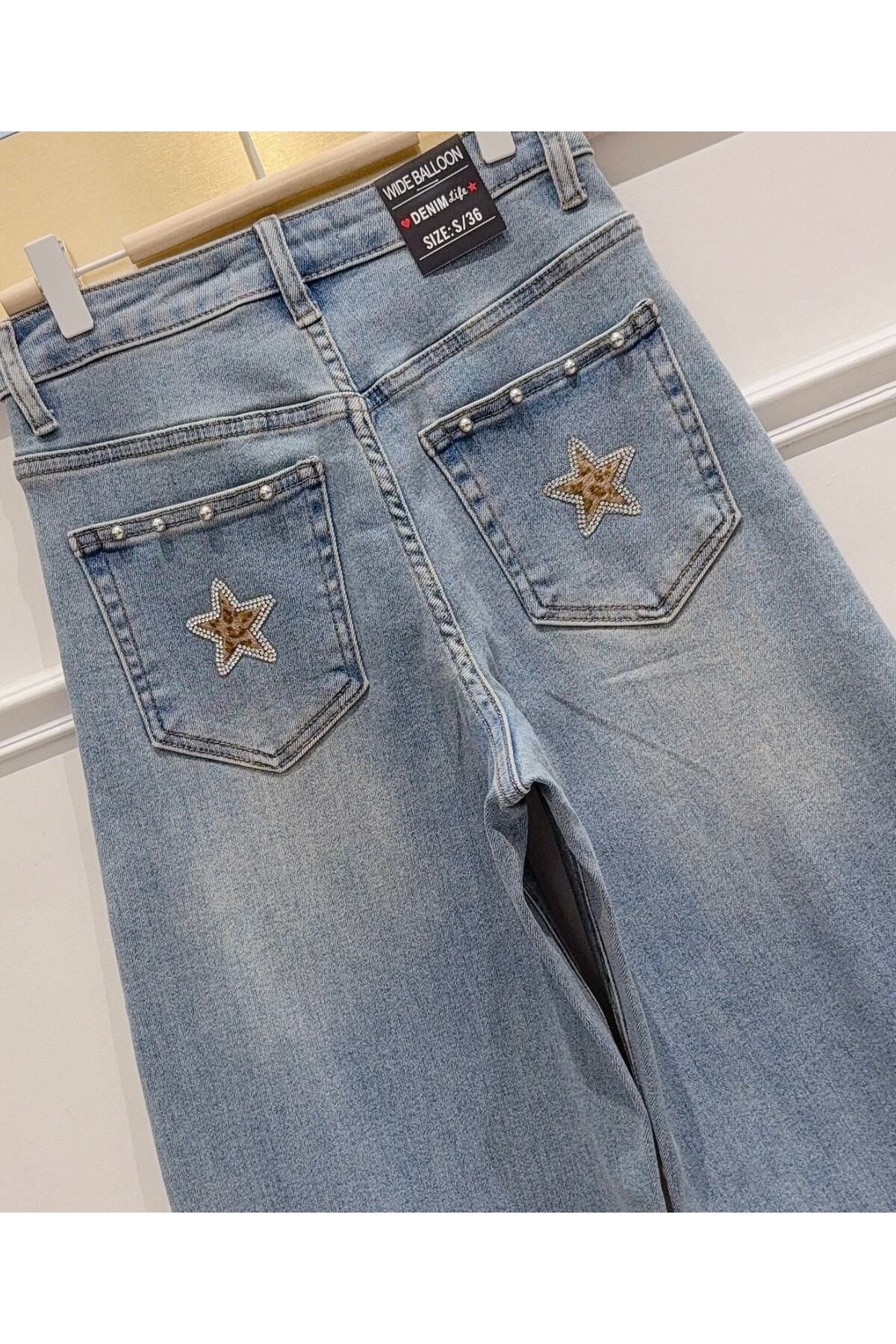 Balloon jeans met studs