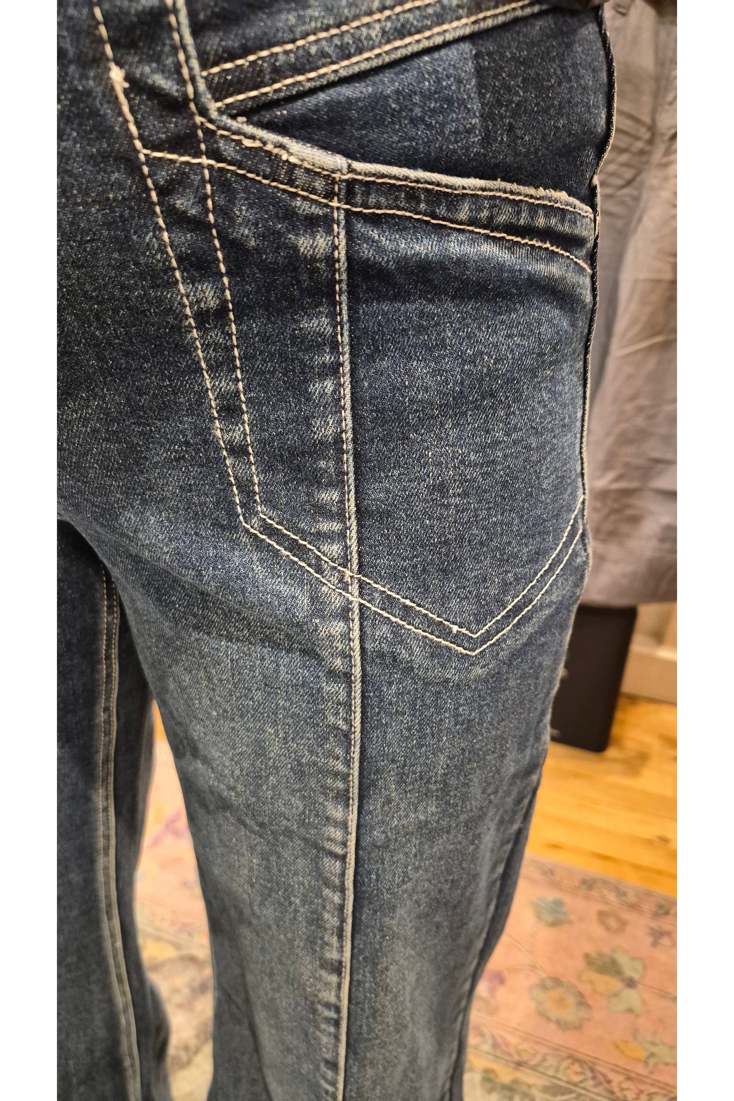 Wide Leg Jeans met Statement Naden