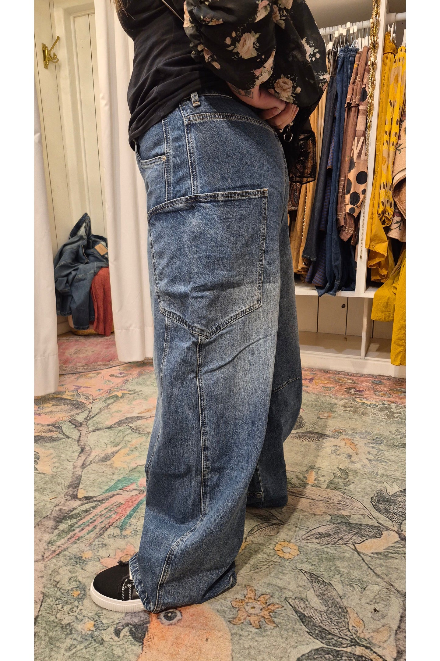 Barrel Jeans met Statement Zakken
