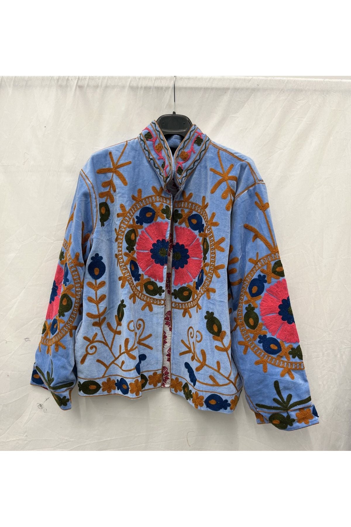 Korte fluwelen Suzani licht blauw C
